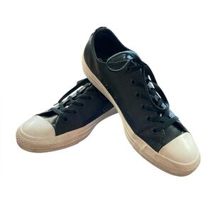 Converse All Star women’s sneakers size 10 low top tennis shoes green and white